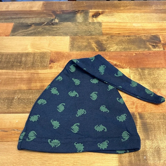 NWT Newborn gift set. Long sleeve onesie, hat, and bib. Baby shower gift. - Picture 2 of 4